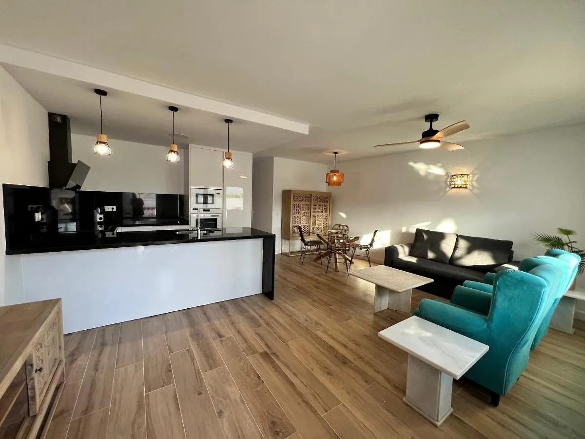 Karibu Beach & Pool ماربيا بيت للعطل